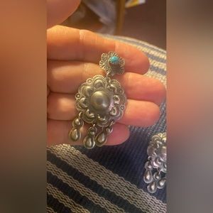 Vintage Native American made earrings. Sterling .925 and Kingman turquoise.